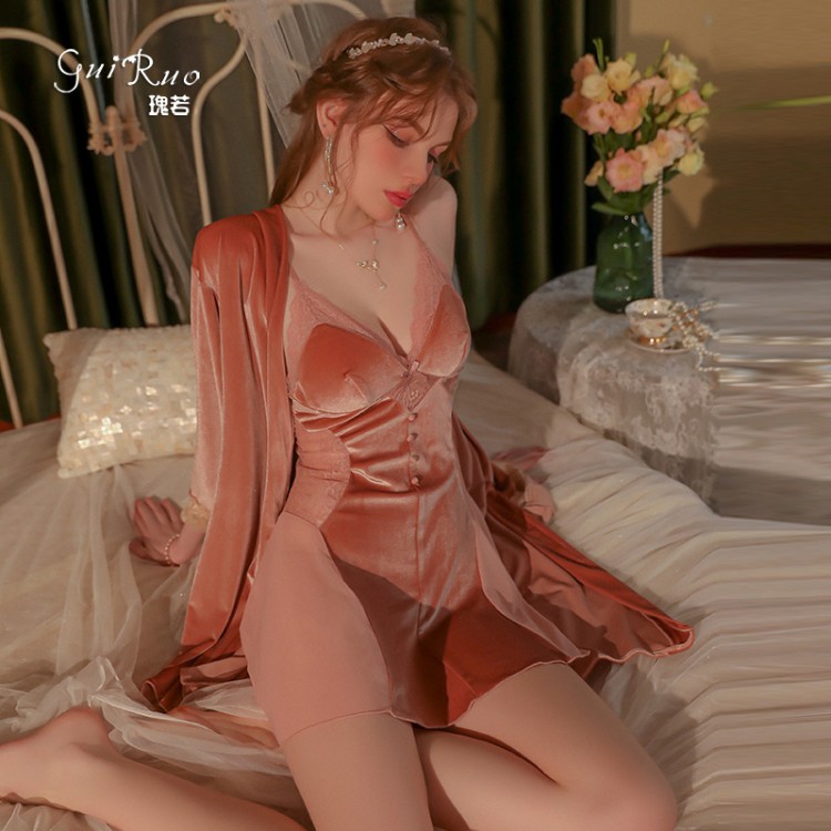 Guiruo Sexy Backless Temptation with Chest Pads, Sleeping Dress, Velvet Outrobe, French Private Home Fur Set 2992